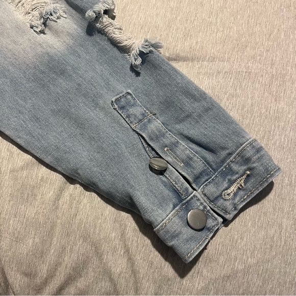 NWOT denim shacket - Picture 8 of 8